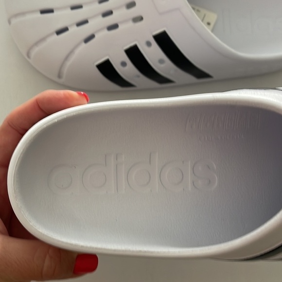 (NWT) Adidas Adilette Unisex Clogs in White & Black, (9 Women’s) (8 Men’s) - Picture 15 of 17
